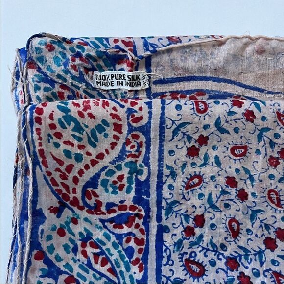 Vintage Silk Scarf Made in India - Picture 4 of 5